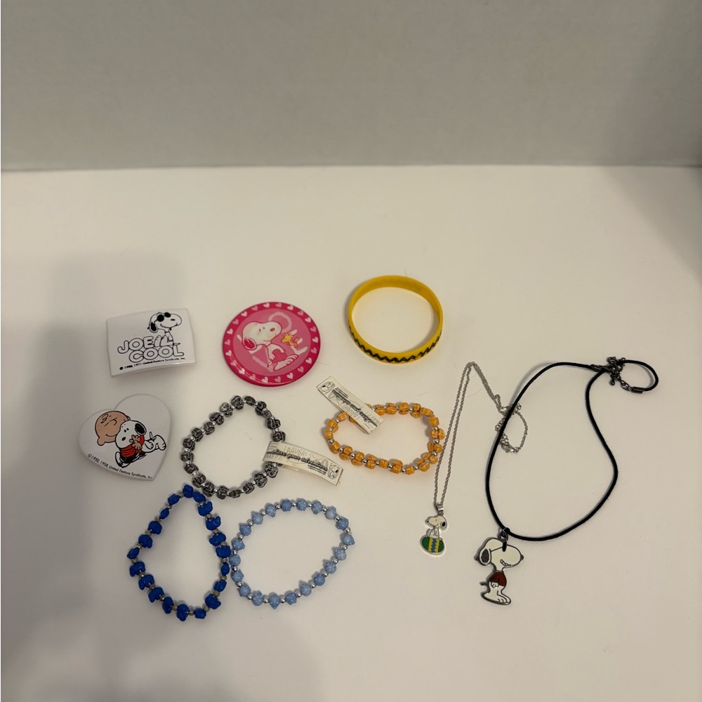 Peanuts Snoopy Jewelry & Silly Bands